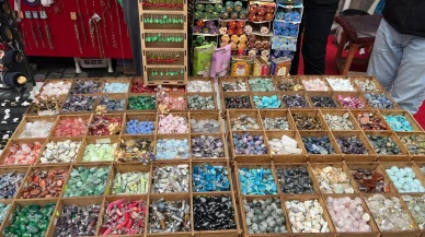 Eskişehir’de Tarihi Odunpazarı’nda Renkli Taşlara Yoğun İlgi