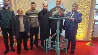 Sivrihisar Ulu Camii’ne Saç-ı Şerif’i bağışladı