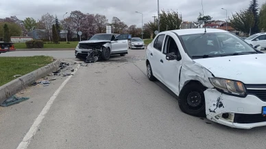 Eskişehir’de Kavşakta Kaza: 3 Kişi Yaralandı