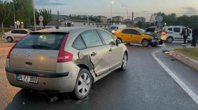 Eskişehir'de kural ihlali yapan taksi kazaya sebep oldu, 1 yaralı