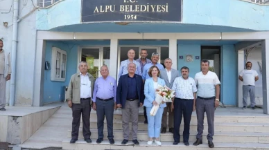 Alpu’da şenlik havası: Ünlüce çocuklarla eğlendi, talepleri dinledi