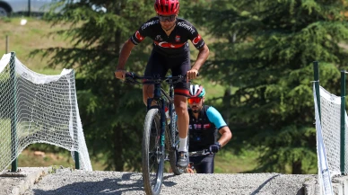 Milli bisikletçiler dünya şampiyonasında pedal çevirecek
