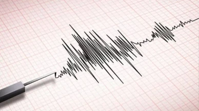 Ege'deki deprem 5 ilde hissedildi:  Panikatak geçiren bir genç hayatını kaybetti, 69 kişi yaralandı