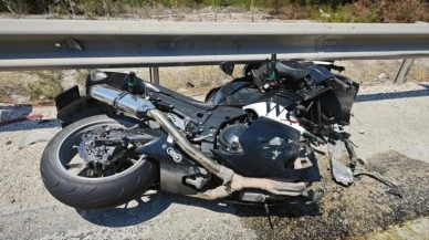Bilecik’te Motosiklet Bariyerlere Çarptı: Sürücü Yaralandı