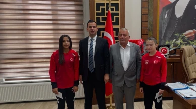 Kaymakam Emrah Aslan, Avrupa ikincisi güreşçiyi makamında ağırladı