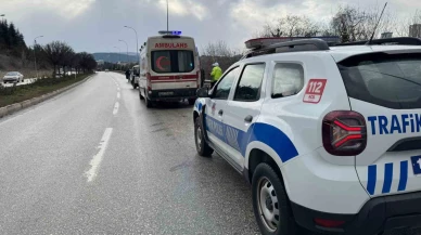 Virajda Direksiyon Hakimiyetini Kaybetti: 2 Kişi Yaralandı