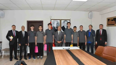Eskişehirli Öğrenciler MEB Robot Yarışması’nda Dünya Dereceleriyle Döndü