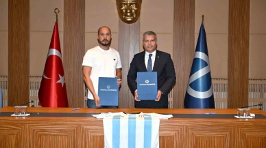 Anadolu Üniversitesi’nin Futbol Şubesi Eskişehir Anadolu Spor’a Devredildi