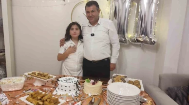 Minik Buğlem'in Davetine Cevap Veren Başkan, Doğum Günü Sürprizi Yaptı