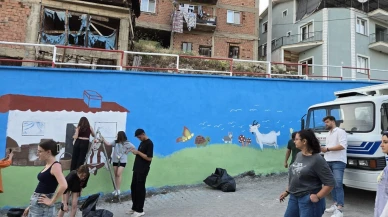 Gökler Beldesi Öğrenci Fırçalarıyla Açık Hava Sanatına Döndü