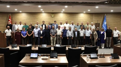 Muhtarlarla yapılan toplantıda Başkan Kahveci, şehrin sorunlarını birlikte çözme vurgusu yaptı