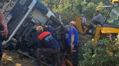 Beton mikseri şarampole devrildi: 1 yaralı