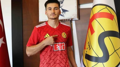 Eskişehirspor, 22 yaşındaki sağ bek Emre Koskor ile anlaştı