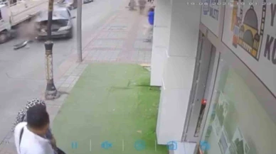 Kütahya’da Ehliyetsiz Sürücü Dehşeti: Direğe Çarptı, Vatandaşlar Kıl Payı Kurtuldu