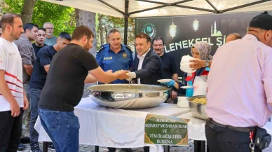 Bilecik’te Şeyh Edebali Külliyesi’nde geleneksel şifalı pilav ikramı yapıldı