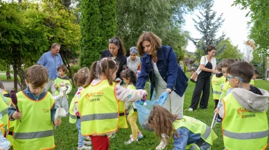 Başkan Ayşe Ünlüce, Dünya Temizlik Günü’nde Çocuklarla Birlikte Çöp Topladı
