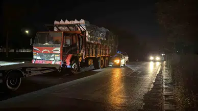 Eskişehir’de Kamyona Arkadan Çarpan Sürücü Yaralandı