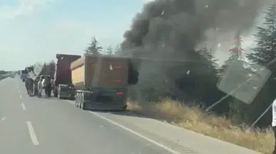 Seyir Halindeki Tırın Dorse Lastiği Alev Aldı