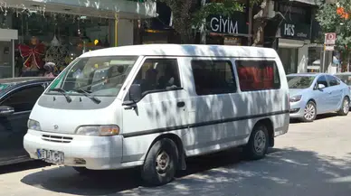Şair Fuzuli Caddesi Çift Sıra Park Sorunundan Kurtulamıyor