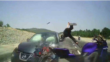 Kütahya’da 2 Otomobil ve Motosiklet Çarpıştı: 4 Yaralı