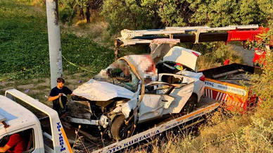 Afyonkarahisar’da Otomobil Şarampole Devrildi: 2 Ölü