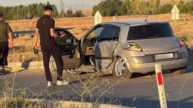 Eskişehir’de İki Araç Kavşakta Çarpıştı: 3 Yaralı
