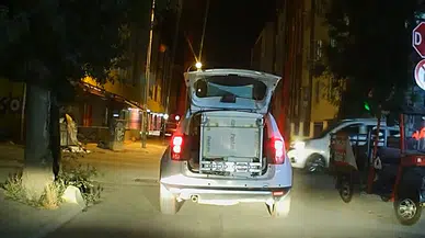 Eskişehir’de Beyaz Eşyayı İple Araca Bağlayıp Trafiğe Çıktı
