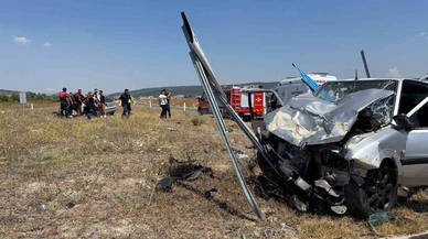 Kütahya'da İki Otomobil Çarpıştı: 1 Ölü, 5 Yaralı