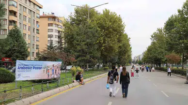 Arabasız Pazar’da Eskişehirliler bulvarın keyfini çıkardı