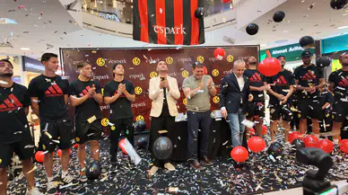 Eskişehirspor futbolcuları imza gününde taraftarla buluştu