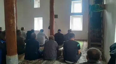 Sivrihisar’da 50 yıl sonra tarihi camide Cuma namazı kılındı