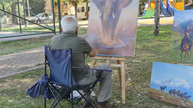 Sergileri Gezerek Ressam Oldu: 73 Yaşında Resim Yapıyor