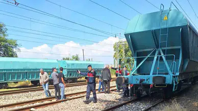 Eskişehir’de vagona çıkan çocuk ve babası akıma kapıldı