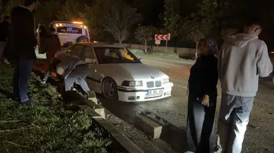 Eskişehir’de Kaygan Yolda Kontrolden Çıkan Araç Karşı Şeride Geçti