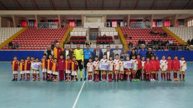 Minik Sporcular Futsal Şenliğinde Buluştu