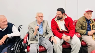 İl Müdürü İlhan’dan Huzurevindeki Büyükleri Sevindiren Buluşma