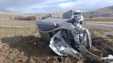 Tırla Çarpışan Otomobilde 5 Kişi Yaralandı