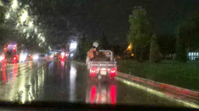 Motosiklet Kasasında Tehlikeli Yolculuk Yaptılar