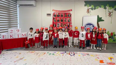 Eskişehir’de Çocuklar 26 Metrelik Cumhuriyet Tuvali Hazırladı