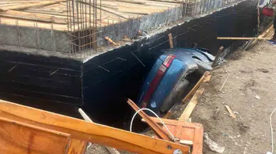 Eskişehir’de Otomobil İnşaat Temeline Düştü