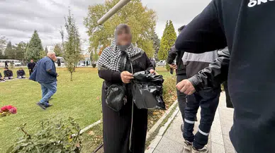 Cami Önünde Çöp Poşetiyle Dilendi