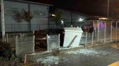 Eskişehir’de Otomobil Tramvay Durağına Girdi