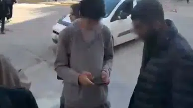 Tespih Sattığını İddia Ederek Öğrenciden Para İstedi, Duyarlı Vatandaş Baskıdan Kurtardı