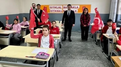 Mihalıççık’ta İlk Ders Bayrak Sevgisiyle Başladı