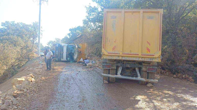 Bilecik’te Kamyonlar Kafa Kafaya Çarpıştı