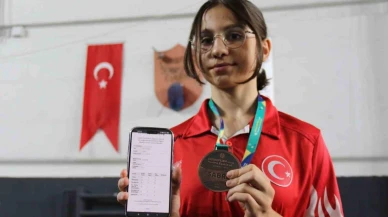 Eskişehirli Elif Zeren Eşsiz'in Çifte Zaferi