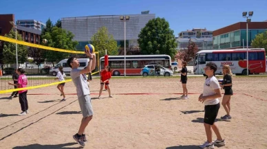 Eskişehir'de Deniz Yok Ama Plaj Voleybolu Var