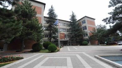 Anadolu Üniversitesi Eczacılık Fakültesi Kaliteli Eğitimiyle Öne Çıkıyor