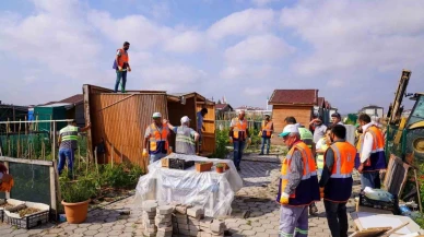 Tepebaşı Belediyesi Rüzgarda Hasar Alan Kulübelerin Onarımına Başladı