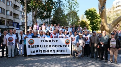 Emekliler Seslerini Duyurmak İçin Yürüdü